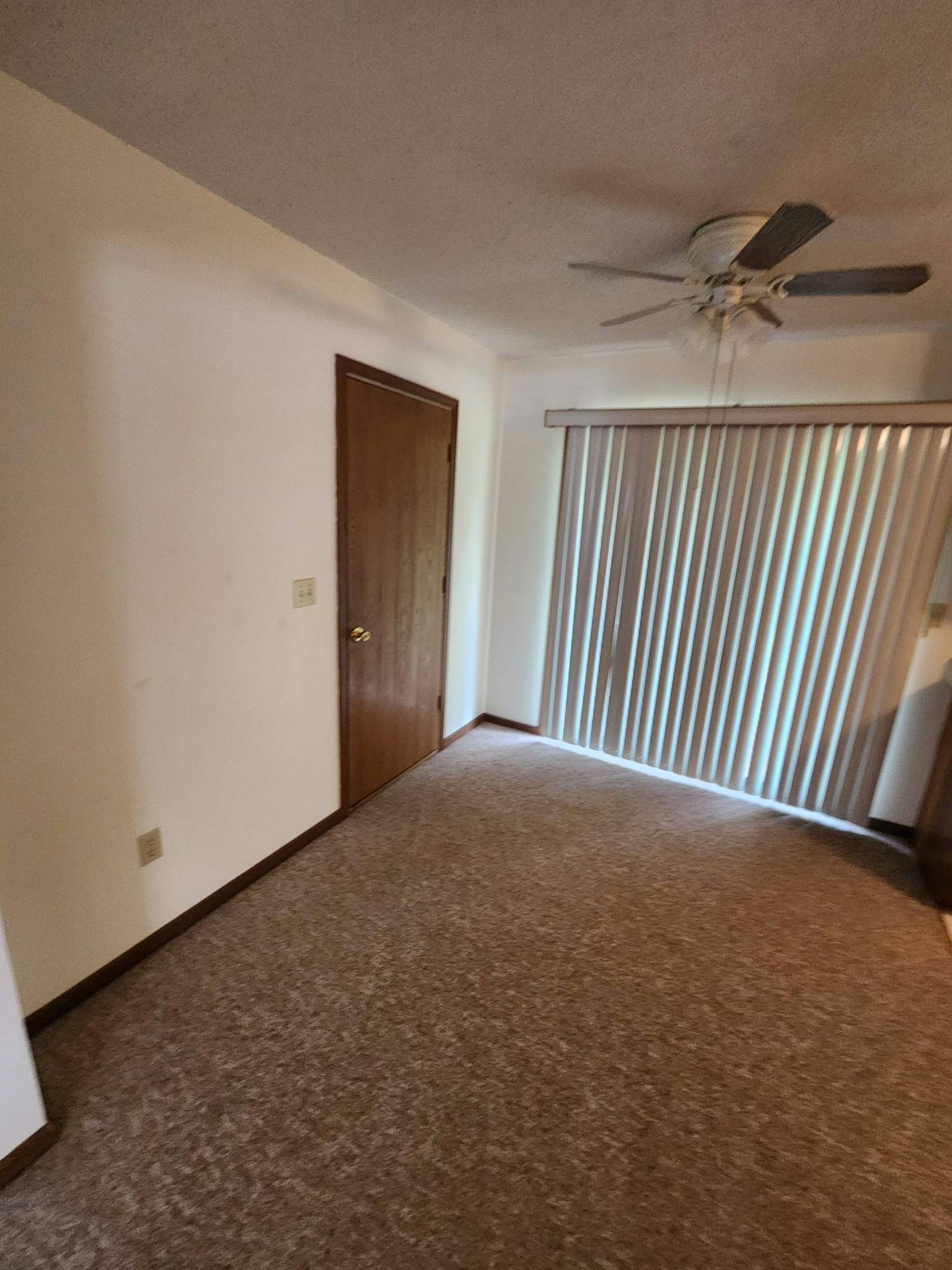 827 Foxrun Clinton Mo 19.jpg
